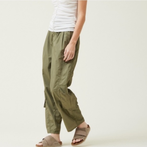 🎄3 for $25🎄 Grade & Gather Poplin Barrel Leg Cargo Pants - Picture 2 of 14